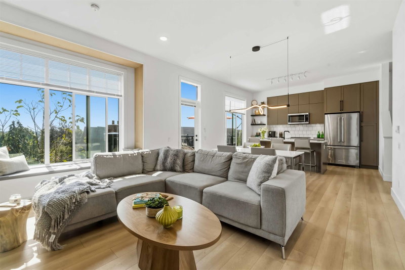 9 - 3552 Victoria Drive