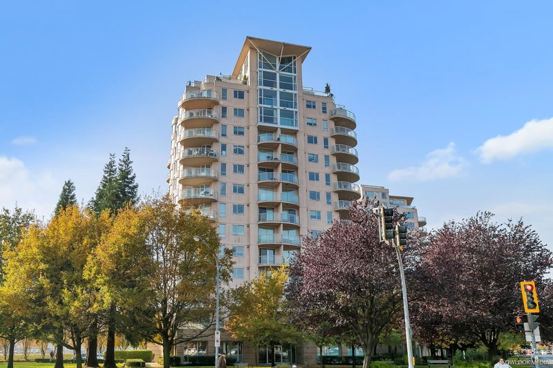 1402 - 7760 Granville Avenue
