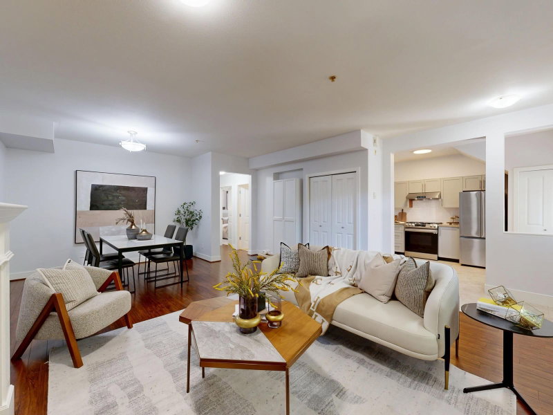 305 - 4468 Albert Street