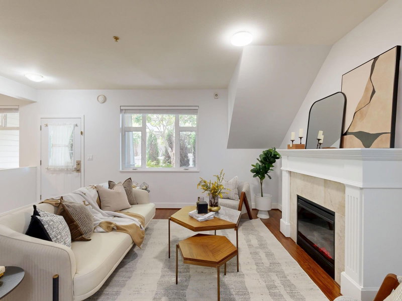 305 - 4468 Albert Street