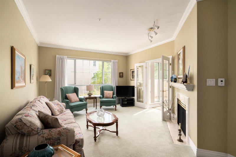 315 - 2985 Princess Crescent