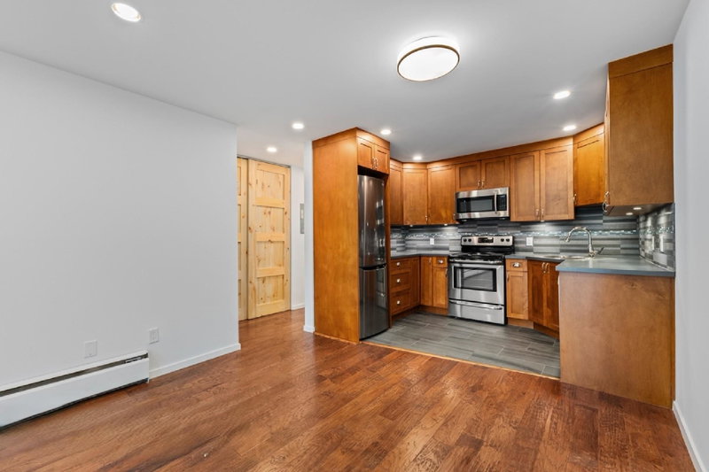 303 - 2033 West 7th Ave