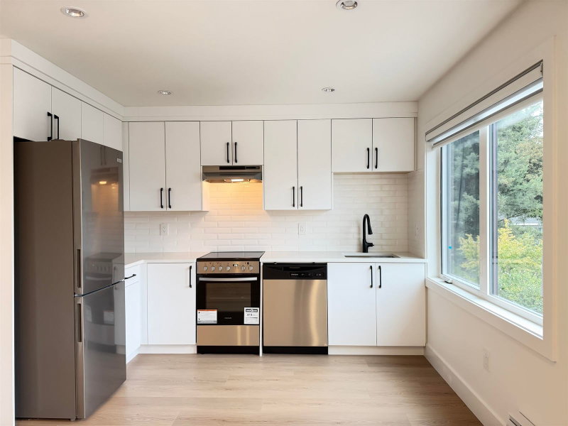 LANEWAY - 1150 Charland Avenue