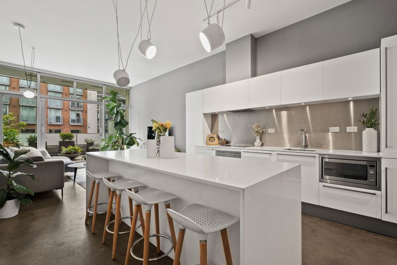 409 - 53 Hastings Street W