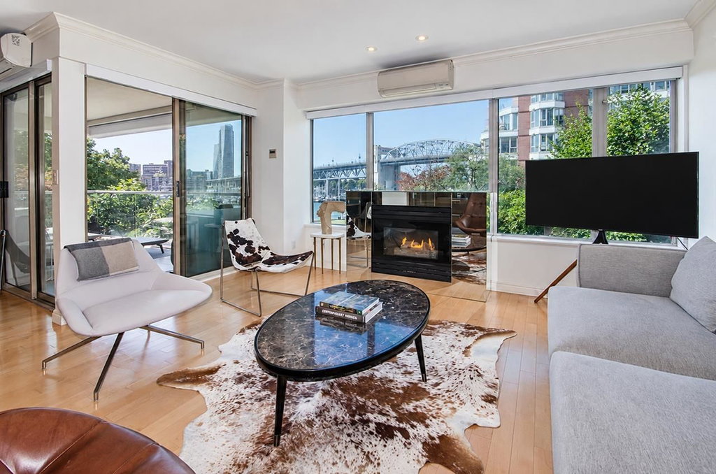 303 - 1600 Hornby Street 2
