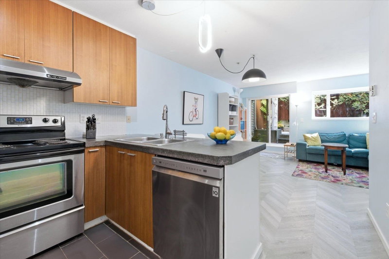 102 - 788 8th Avenue E