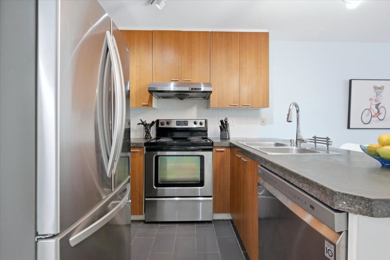 102 - 788 8th Avenue E