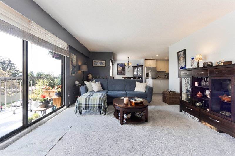 205 - 330 2nd Street W