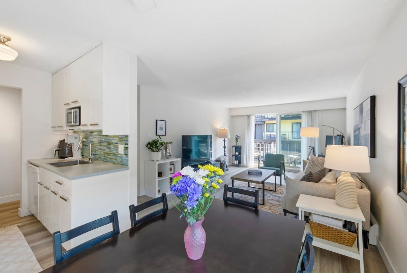 203 - 270 3rd Street W