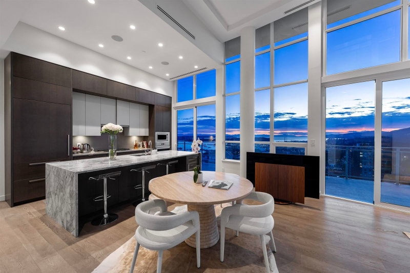 2403 - 125 14th Street E