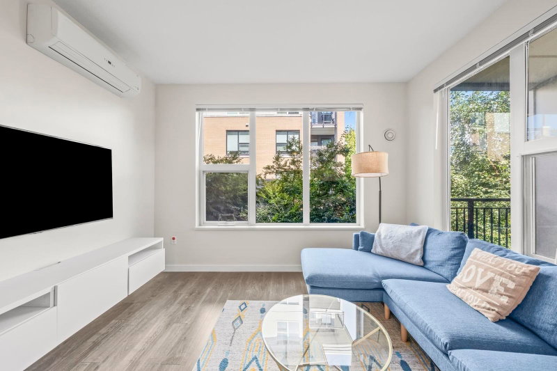 215 - 9311 Alexandra Road