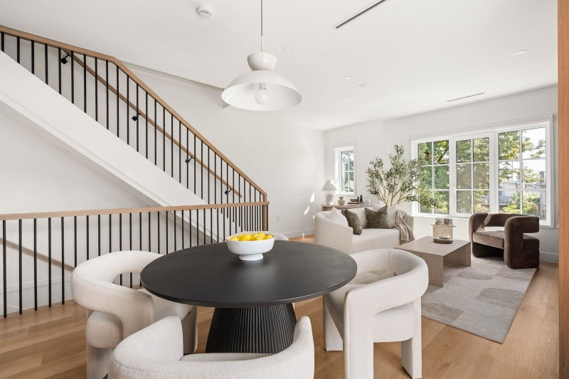 SL 4 - 2333 54th Avenue E