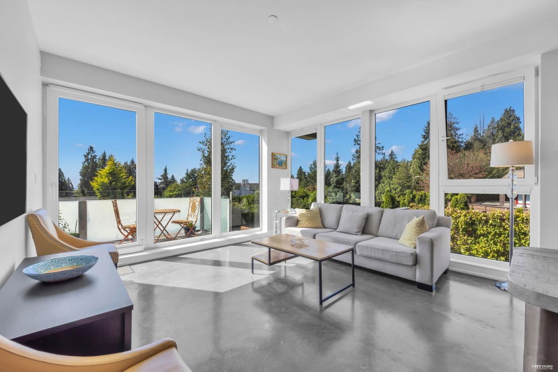 201 - 650 Evergreen Place