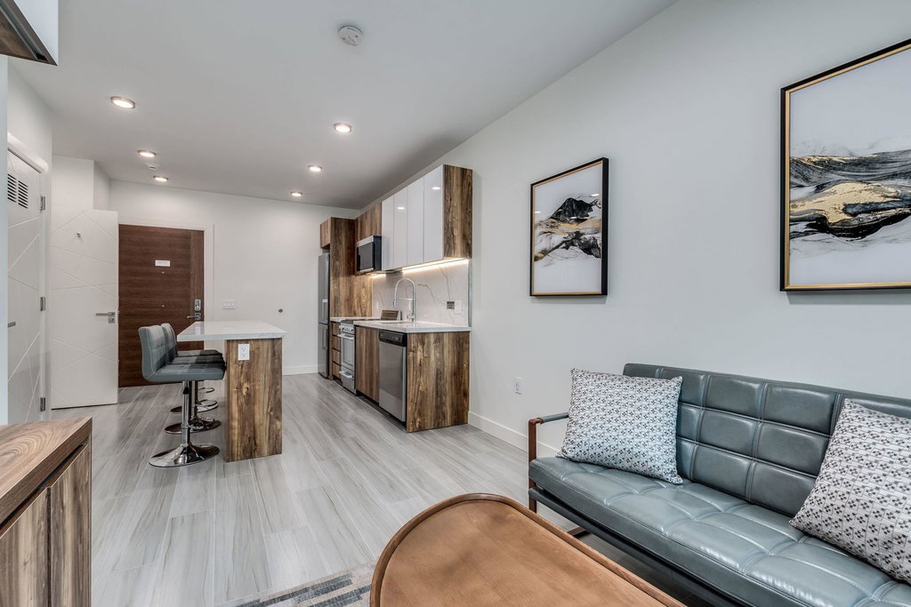 302 - 1168 Pendrell Street