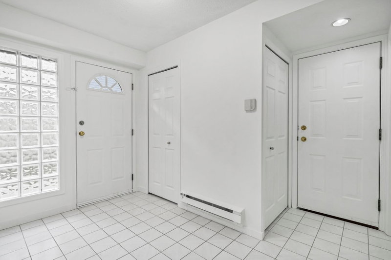 5 - 7091 Blundell Road