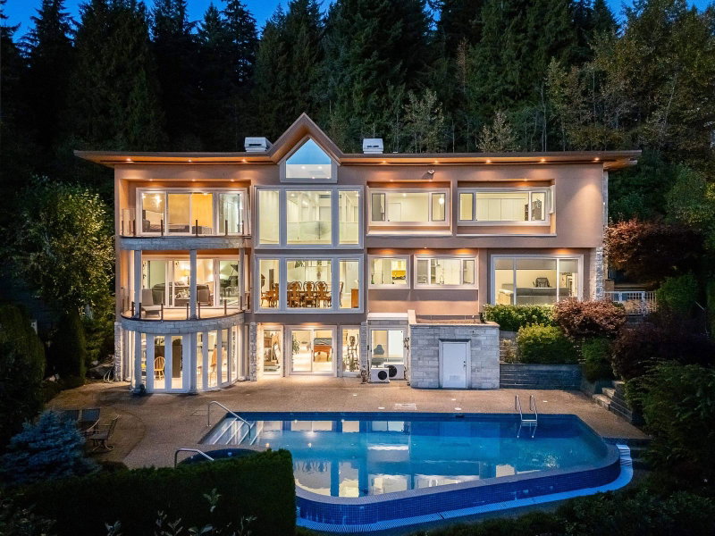 1562 Pinecrest Drive