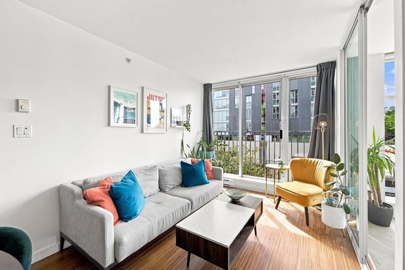 508 - 328 11th Avenue E