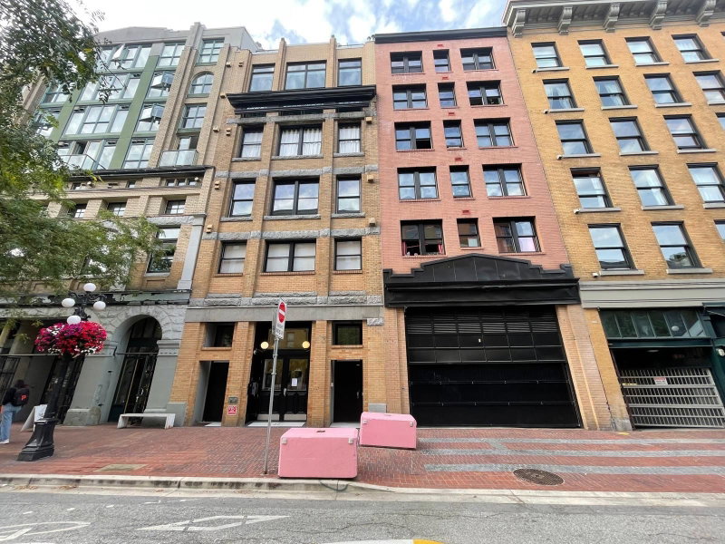 704 - 27 Alexander Street