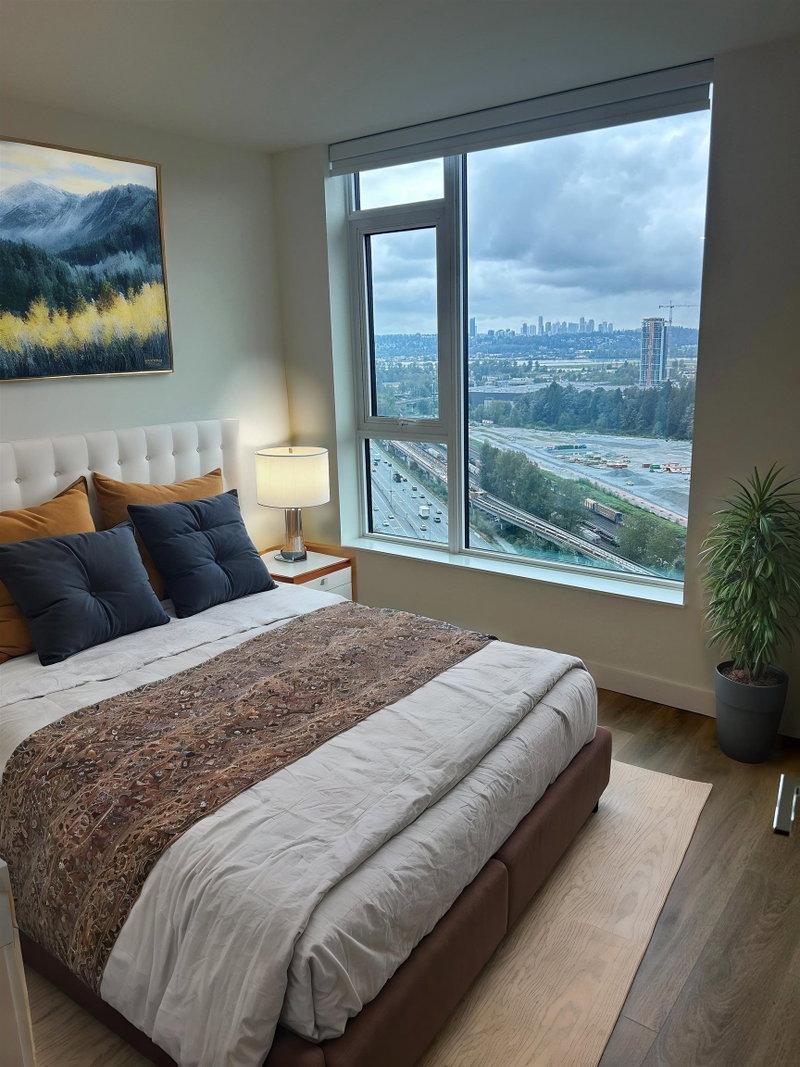 22nd floor - 308 Alderson Avenue