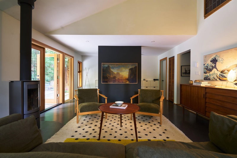 4759 Mountain Highway