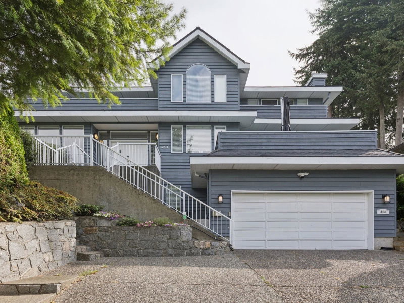 456 Montroyal Boulevard