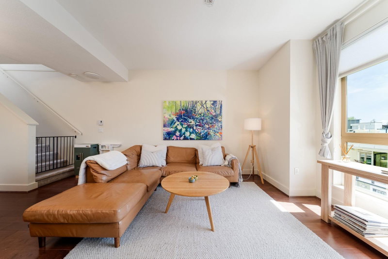 64 - 728 14th Street W