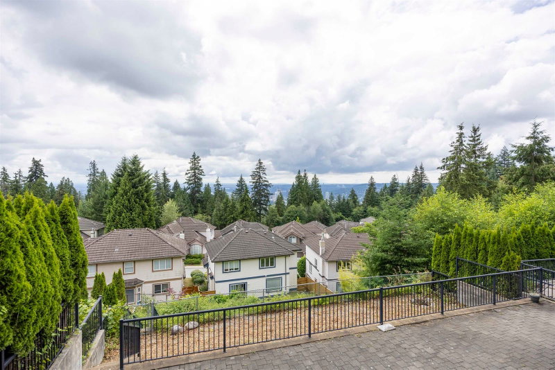 3010 Maplewood Court