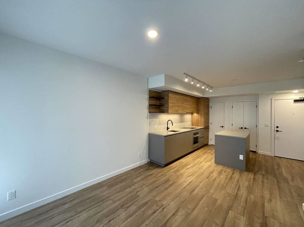 7XX - 10448 University Dr 3