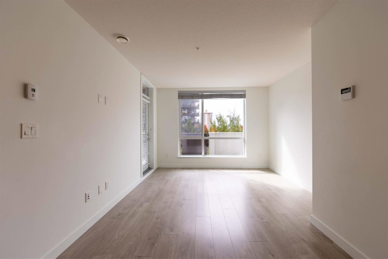 203 - 108 8th Street E