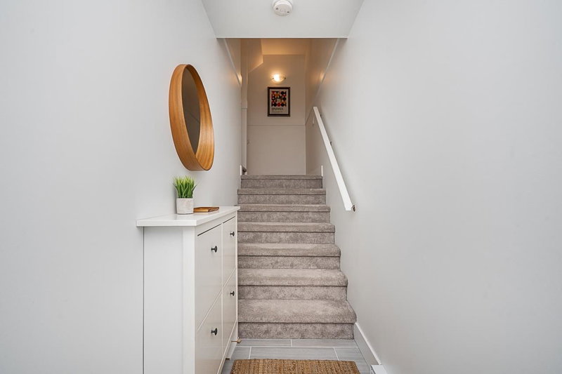 22 - 9989 Barnston Drive E