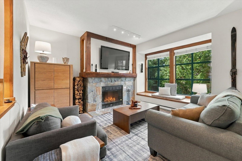 17 - 4652 Blackcomb Way