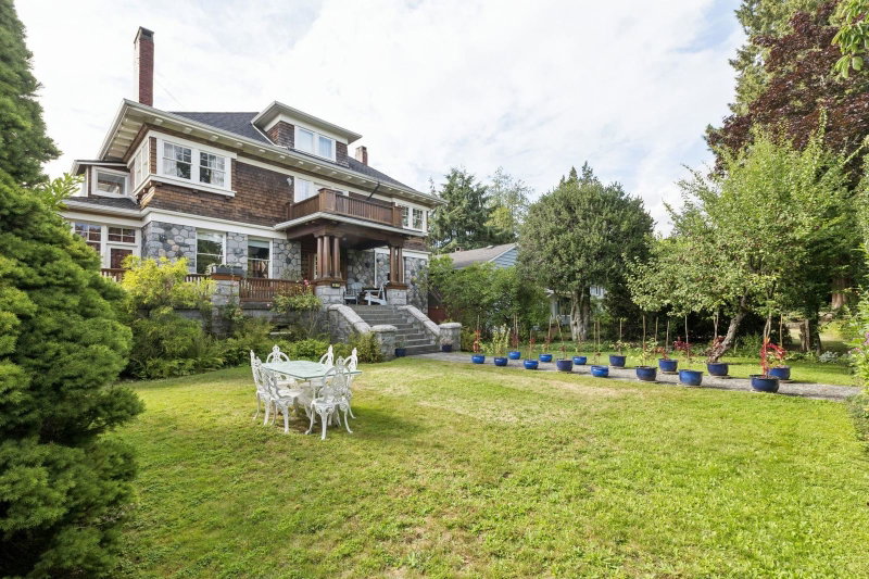 1617 Grand Boulevard W