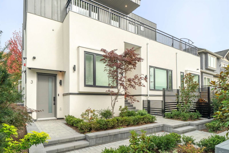 3 - 950 57th Avenue W