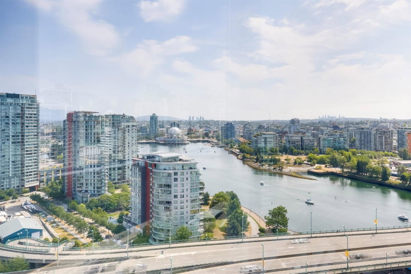 2802 - 1033 Marinaside Crescent