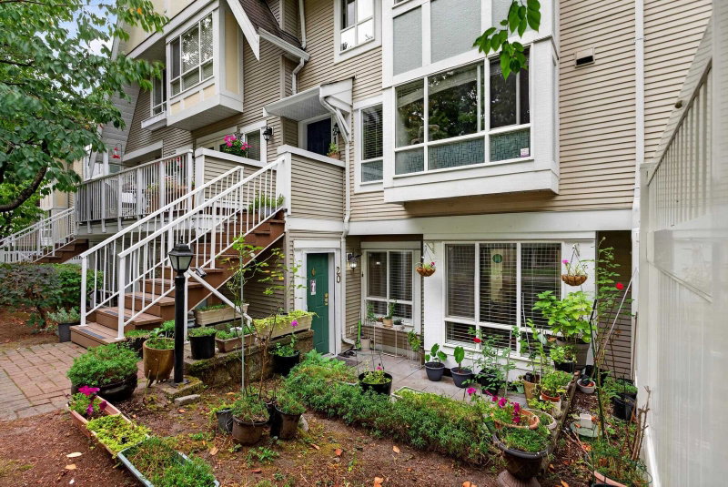20 - 6588 Southoaks Crescent