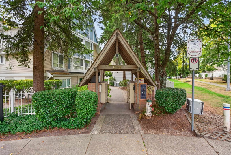 20 - 6588 Southoaks Crescent