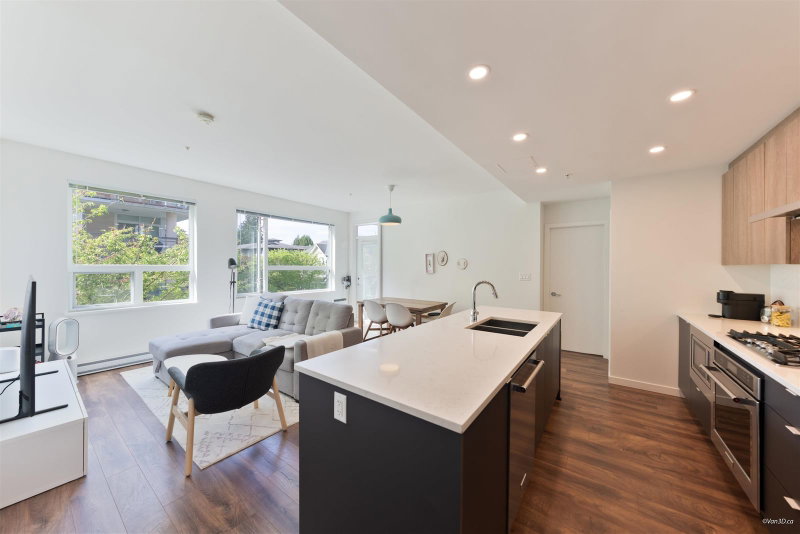 208 - 717 Breslay Street