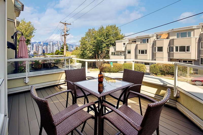 1210 7th Avenue W