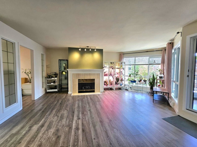 311 - 7437 Moffatt Road