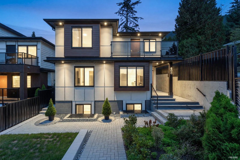 800 Montroyal Boulevard