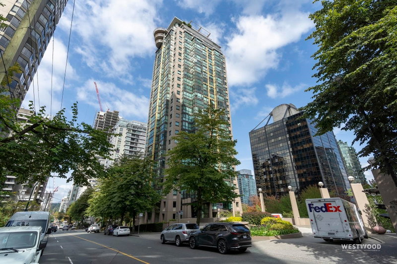 1708 - 1367 Alberni Street