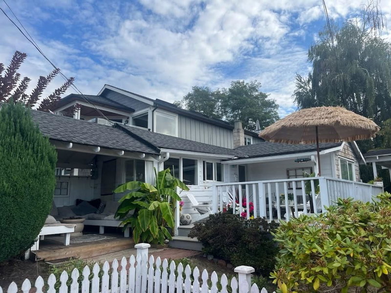 932 Habgood Street