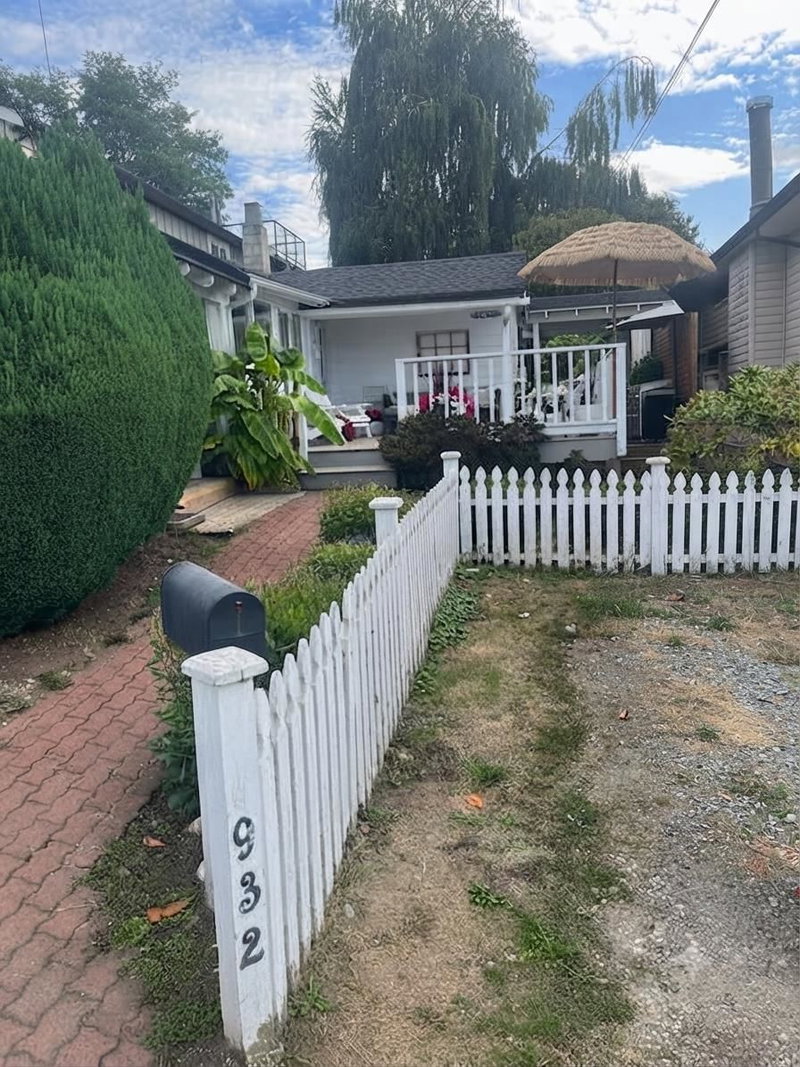 932 Habgood Street