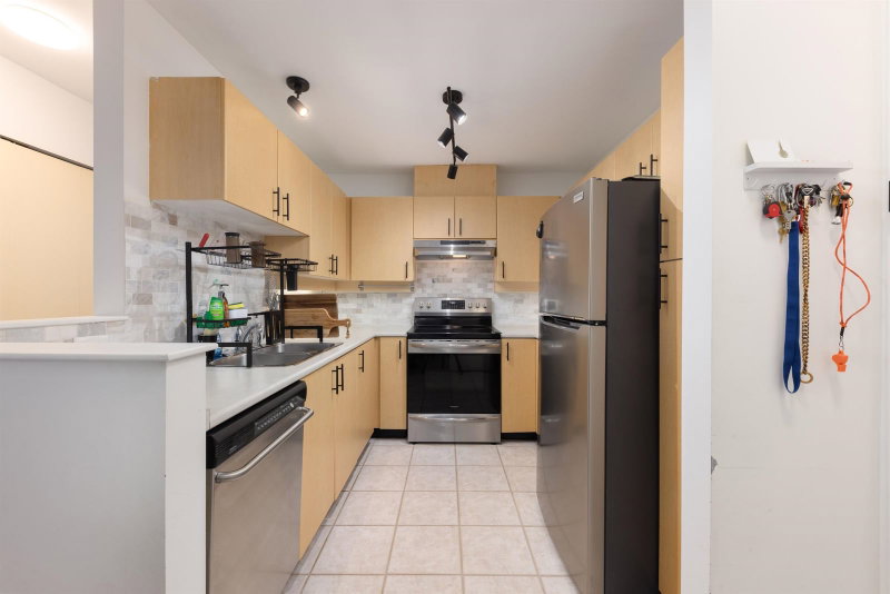 415 - 7038 21st Avenue