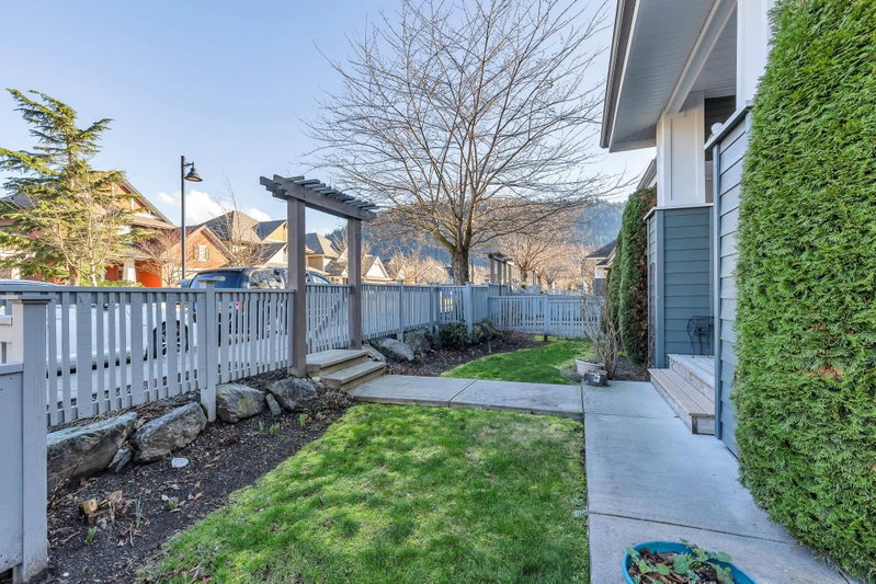 16 - 5469 Chinook Street