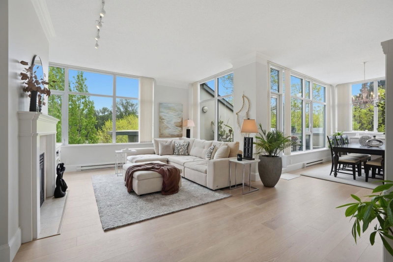 PH711 - 4759 Valley Drive