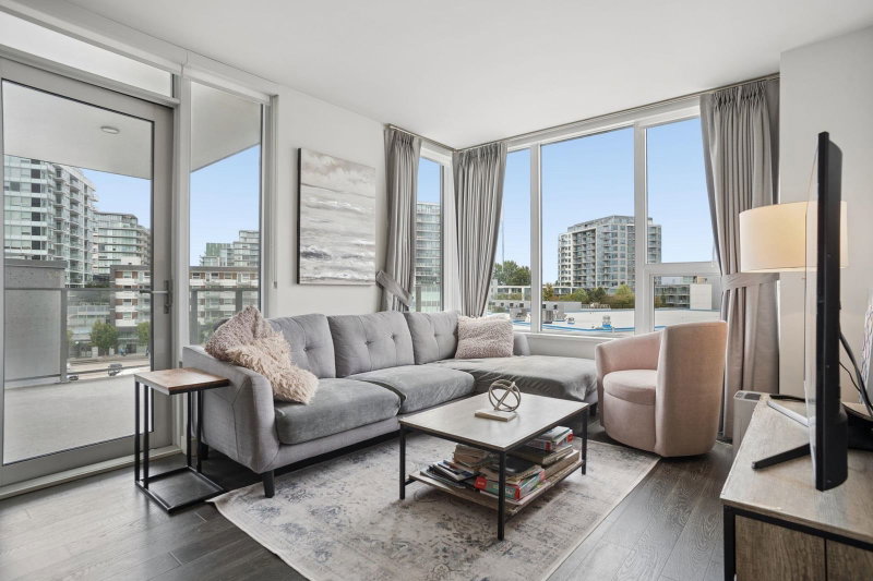 608 - 7488 Lansdowne Road