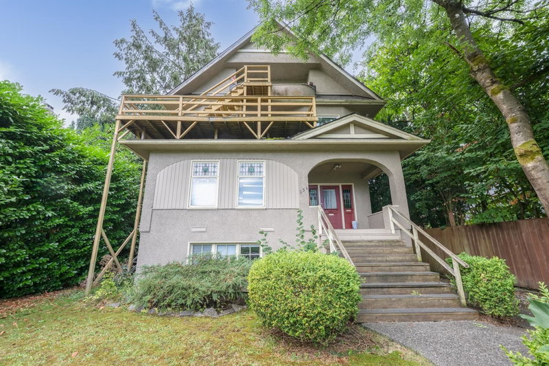 236 W 12th Avenue