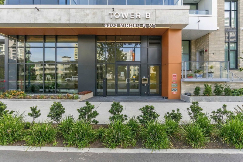 527 - 6300 Minoru Boulevard
