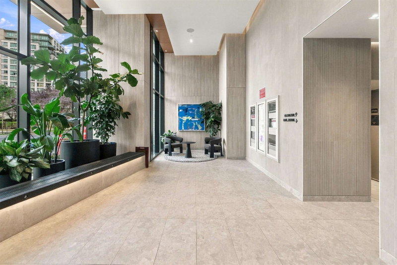 527 - 6300 Minoru Boulevard